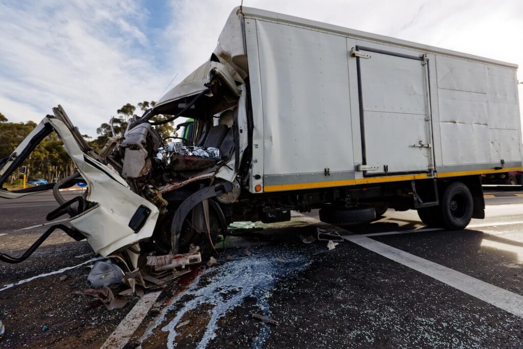 A serious accident between two trucks